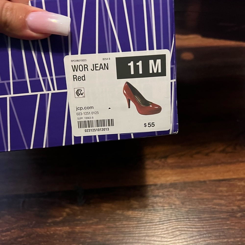 Red Heels - Picture 5 of 5